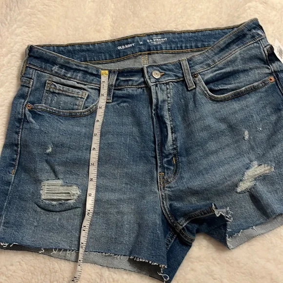 Old Navy size 14 high-rise Jean shorts - Picture 2 of 7